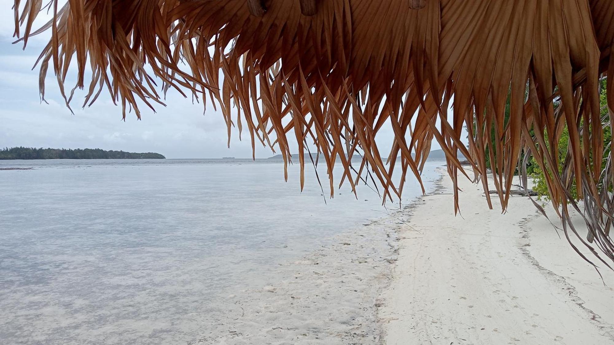 Coco Huts Guest House Waisai Zimmer foto